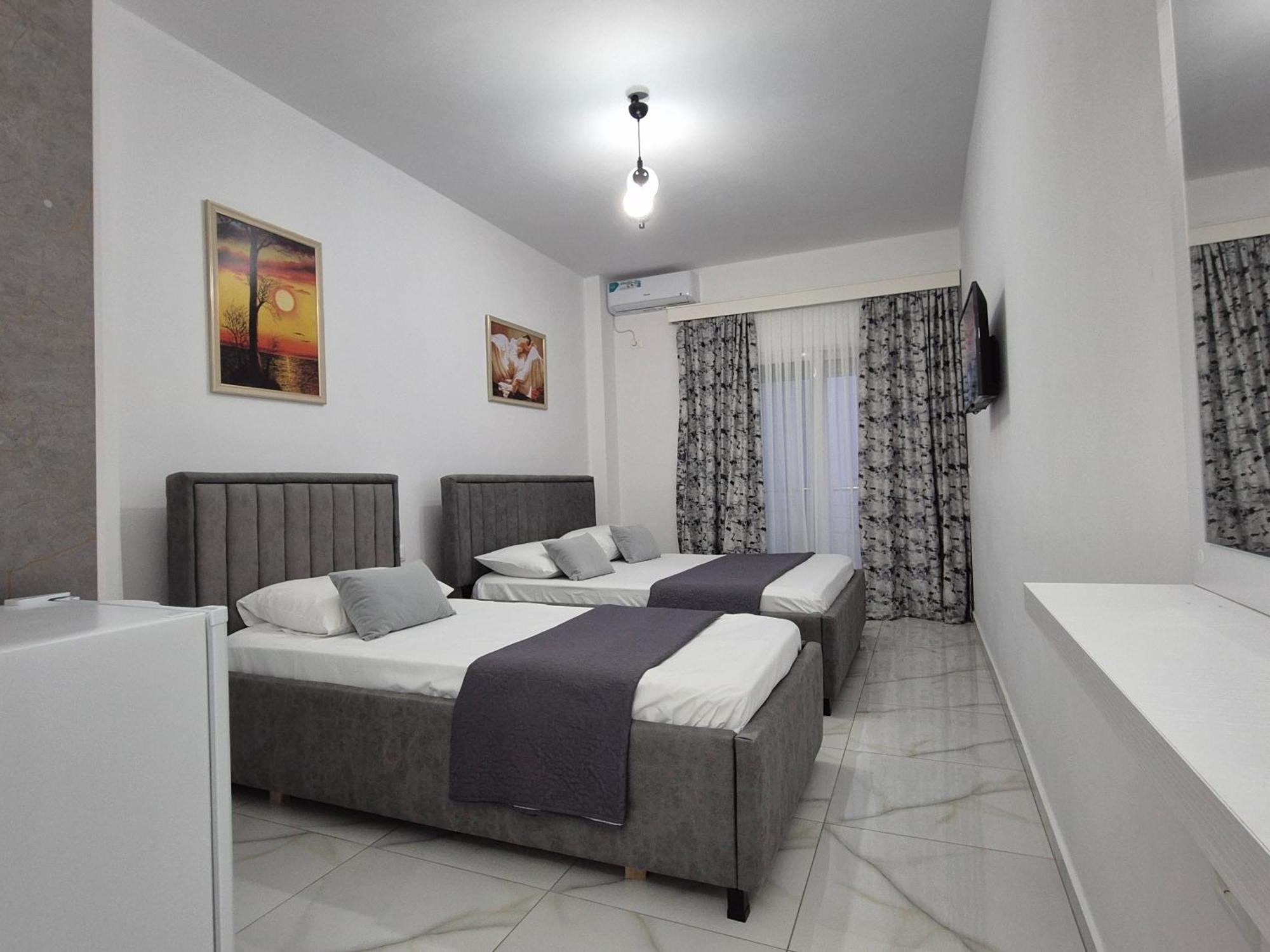 Villa Marsal Sarande Bagian luar foto